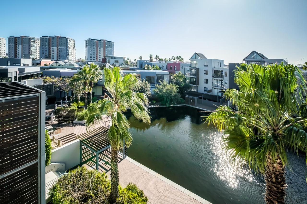 Belina - Quayside Canal View